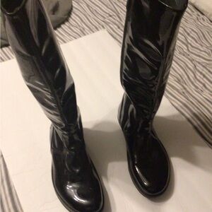 Glossy Black Over the Knee Boots with Patent Leather Finish